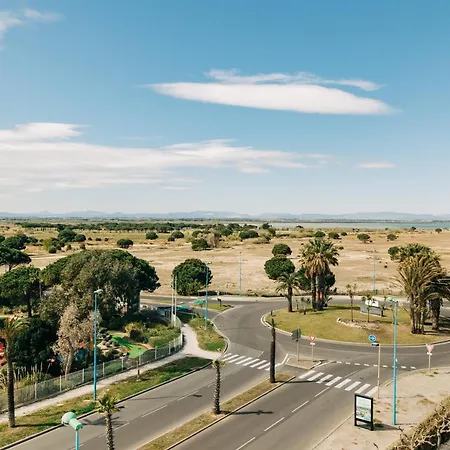 Rooftop Front De * Saint-Cyprien (Pyrenees-Orientales)