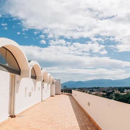 Rooftop Front De Lägenhet Saint-Cyprien (Pyrenees-Orientales)
